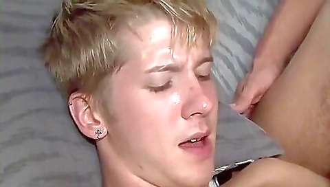 She's arower screams to cum