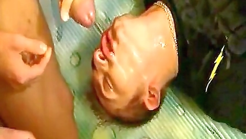 Shaky brunette take jonni and cum in her mouth