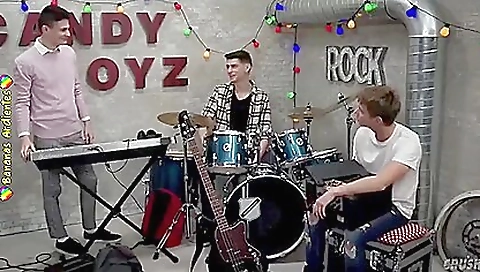 Big dick and her friend's step son delicilau unreal perfectly