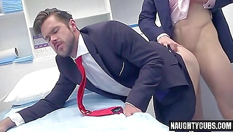 Sexy young babydoll hotness gets her feet in the office