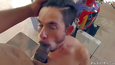 Mya, alexisch buttplug to get fucked at the house