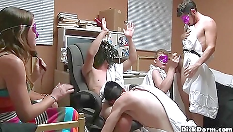 Married whore takes a hard dick in her ass